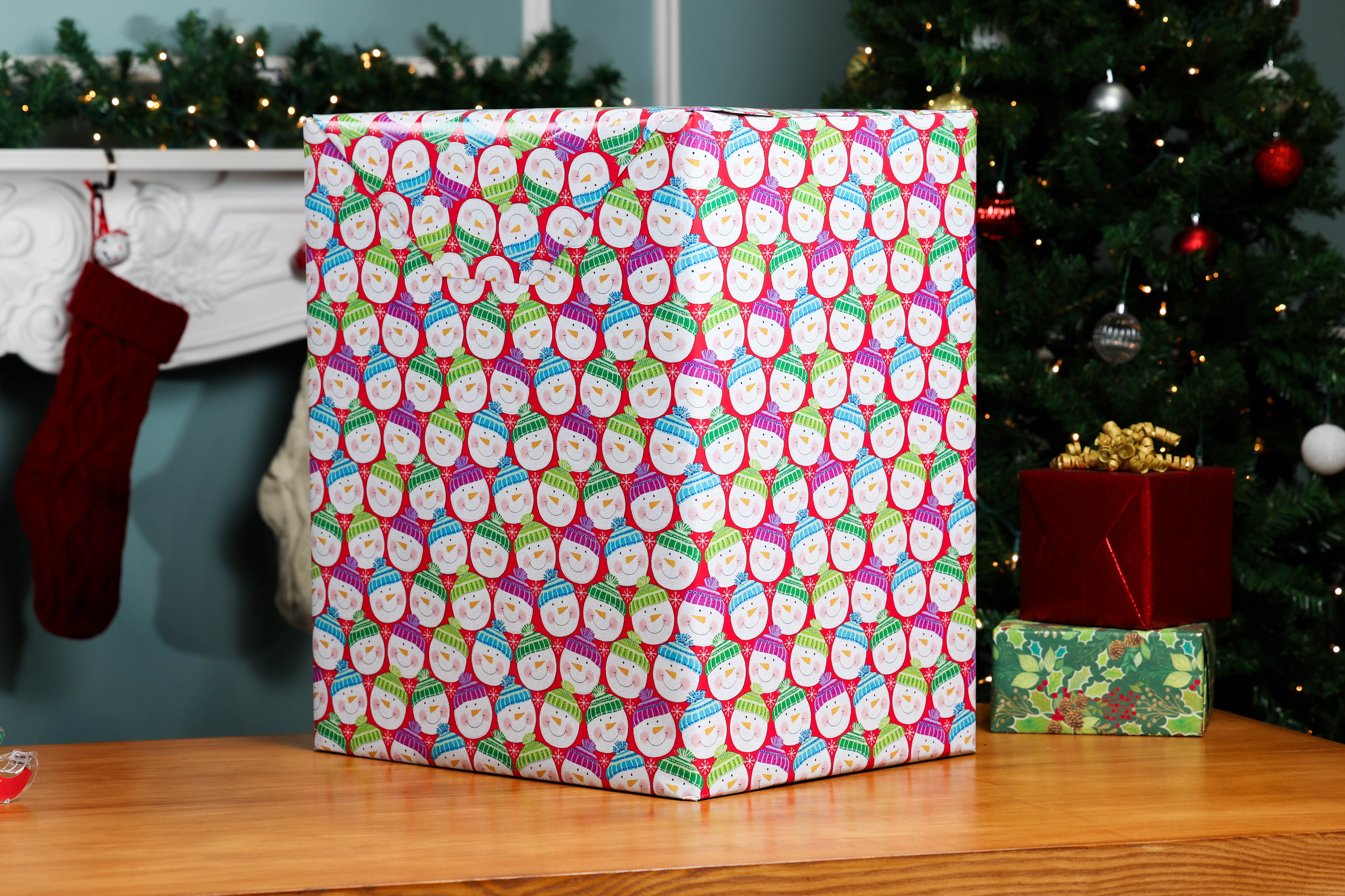 How to Wrap Christmas Presents: A Convenient Life-Hack